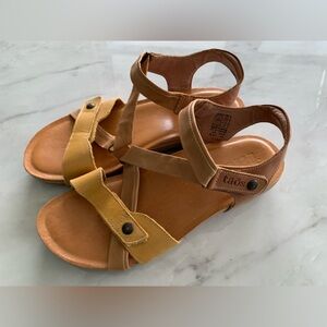 Taos Multiverse Multi-Leather Adjustable  Sandal Women’s Size 9-9.5. Spain